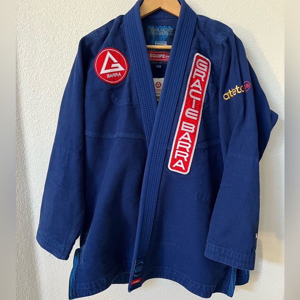 Atleta Gracie Barra Equipe Ed. Jiu Jitsu Blue Kimono Jacket - SZ A3